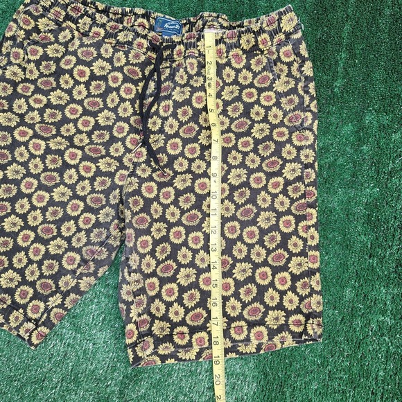 Forever 21 Men's Summer Wear Drawstring Shorts XL AOP Sun Flowers - Picture 3 of 7